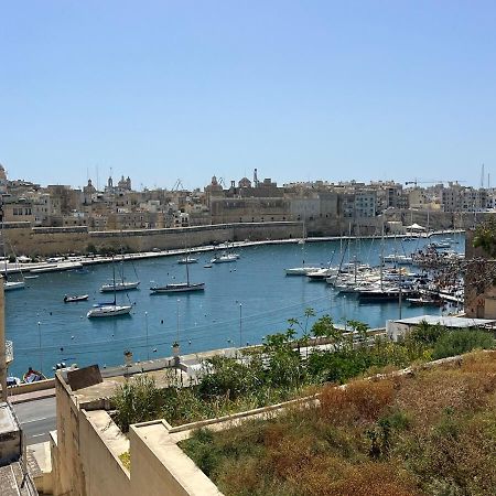Harbour View Apt With Terrace Kalkara Bagian luar foto