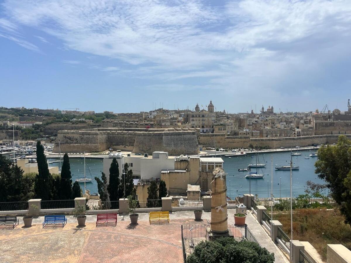 Harbour View Apt With Terrace Kalkara Bagian luar foto