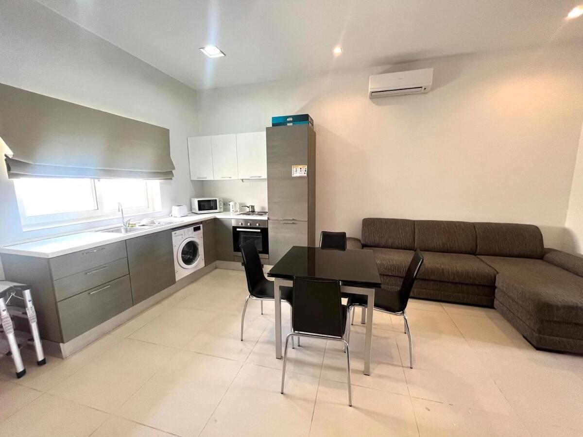 Harbour View Apt With Terrace Kalkara Bagian luar foto