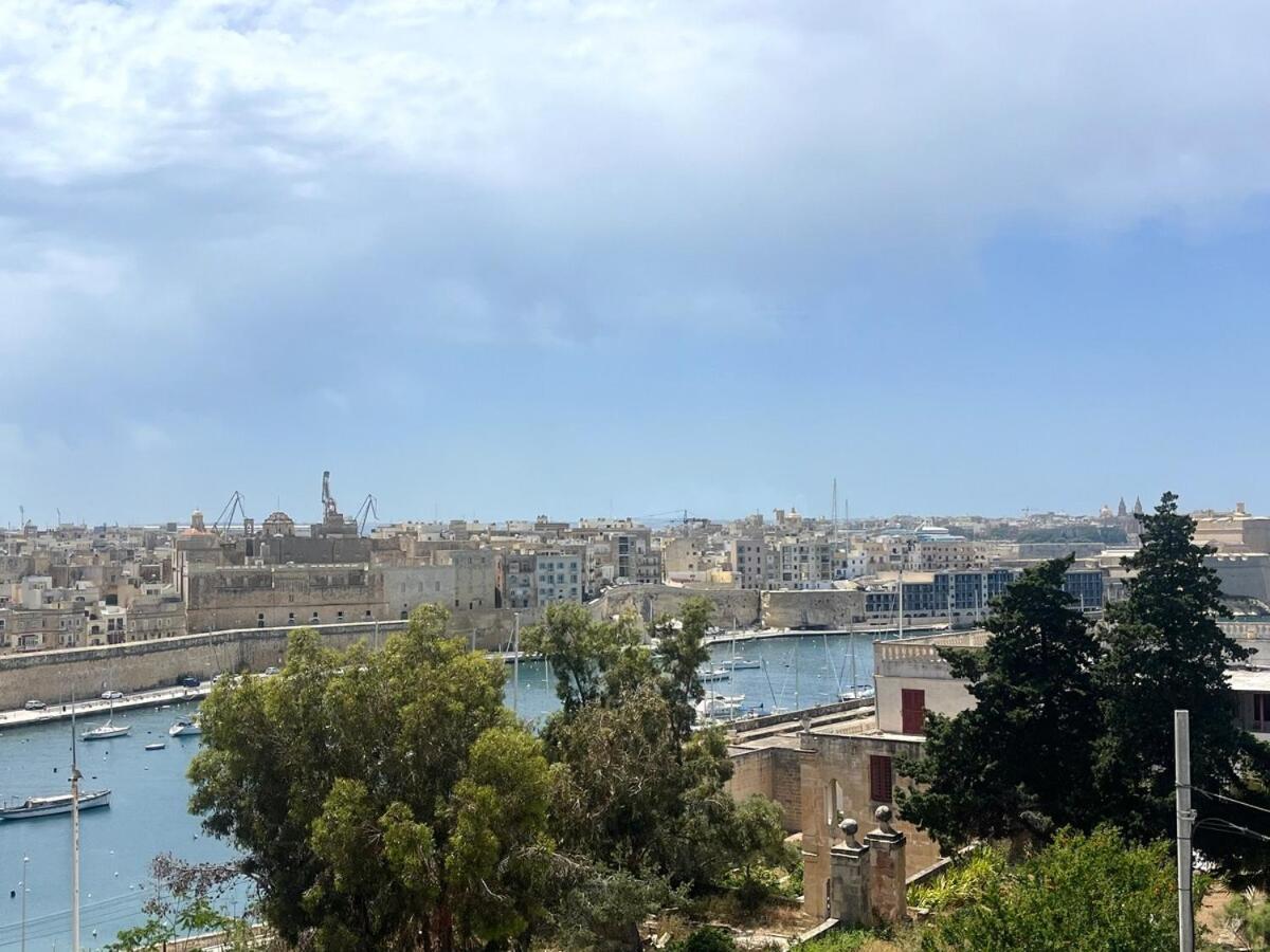 Harbour View Apt With Terrace Kalkara Bagian luar foto
