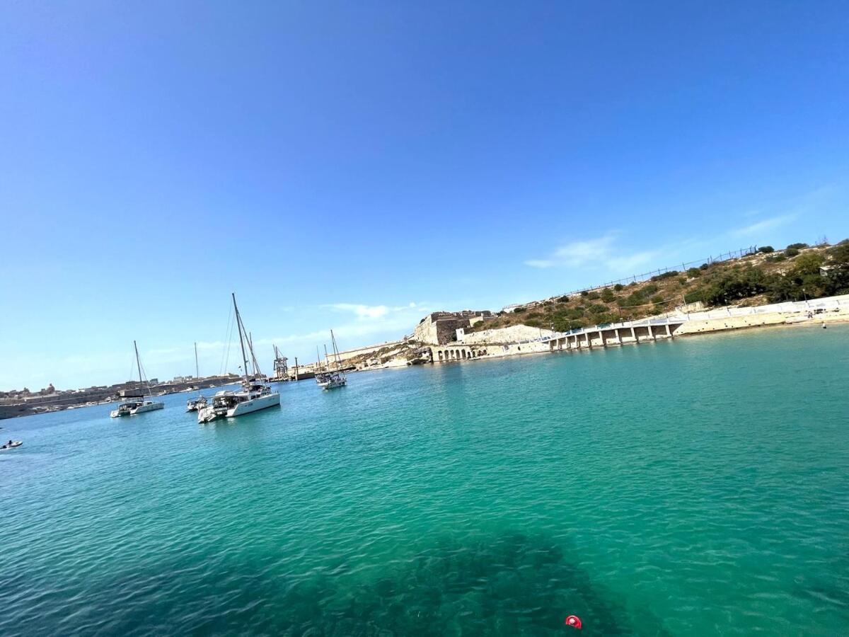 Harbour View Apt With Terrace Kalkara Bagian luar foto